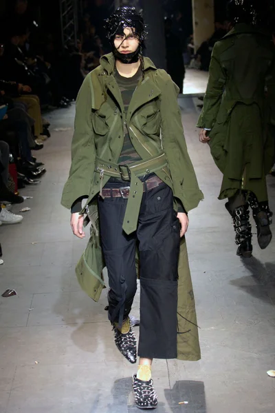 Look 10
